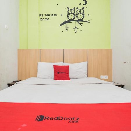 فندق Reddoorz @ Darmo سورابايا المظهر الخارجي الصورة