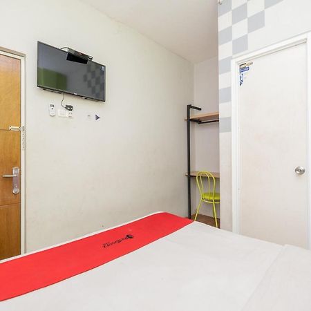 فندق Reddoorz @ Darmo سورابايا المظهر الخارجي الصورة