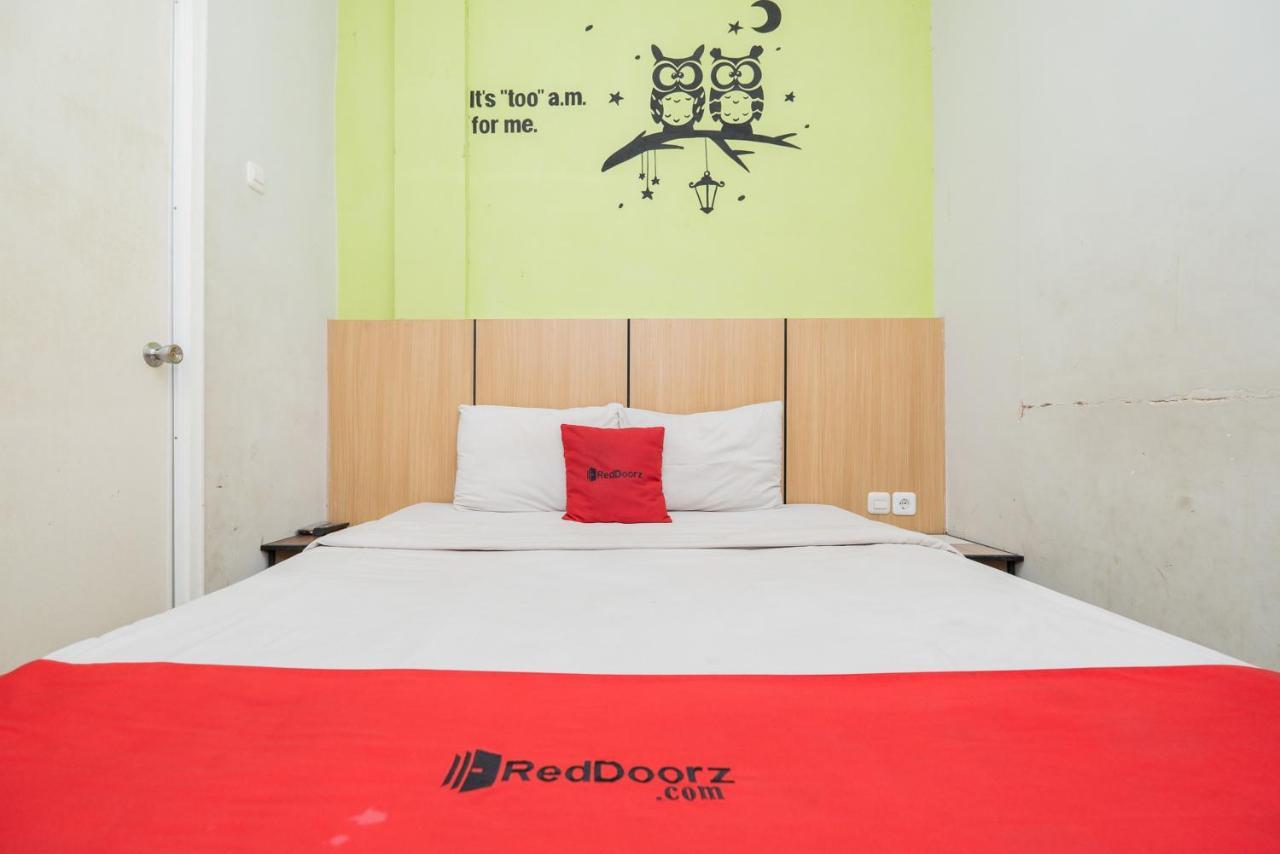 فندق Reddoorz @ Darmo سورابايا المظهر الخارجي الصورة
